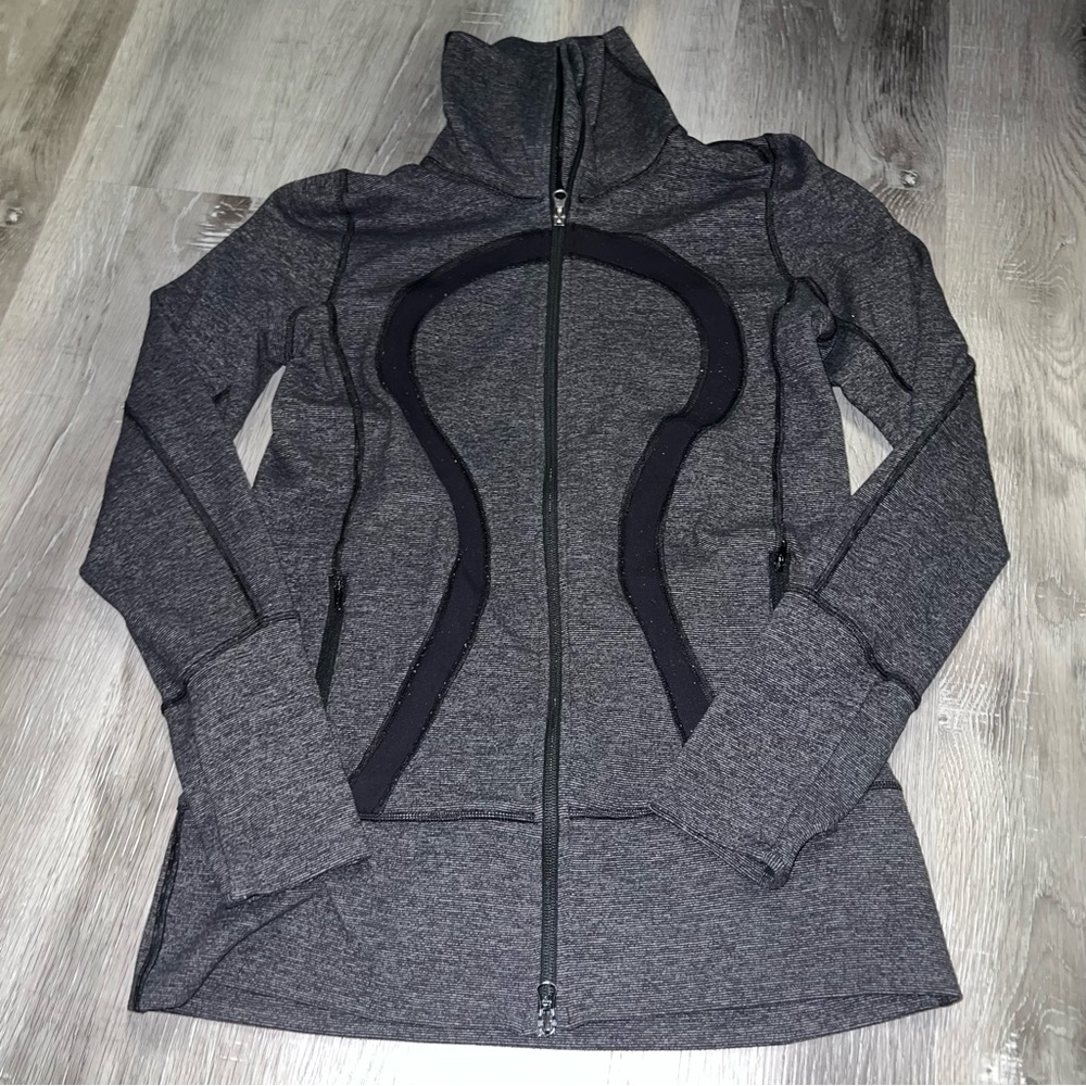 Lululemon grey and black jacket with turtleneck and zipup pockets